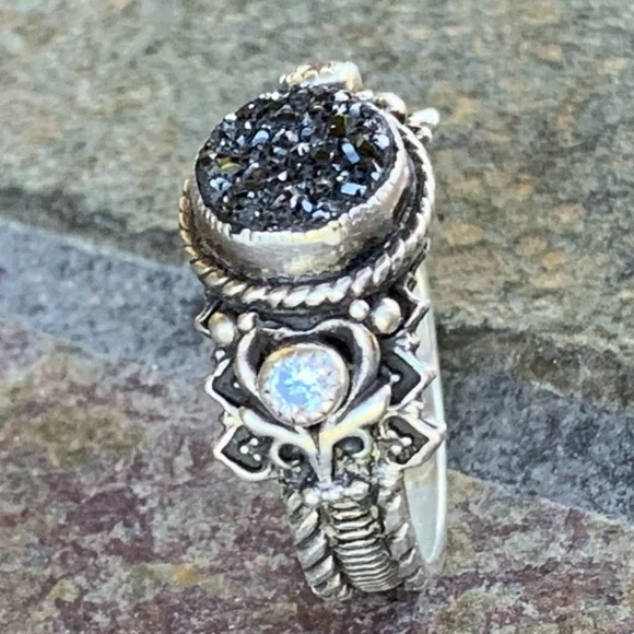 Aldrich Arts * Beautiful Sterling Silver Gray Druzy & White Topaz Ring - Picture 5 of 10